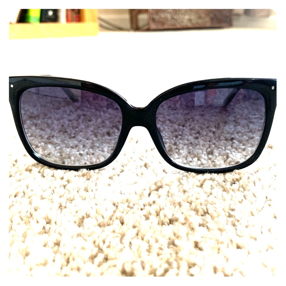 Banana Republic Sunglasses 😎